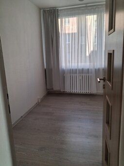 Nabízíme k prodeji světlý a příjemný družstevní byt o dispoz