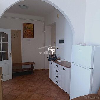 Nabízíme pronájem bytu 1+1 s lodžií, rozloha 57 m2, 2. patro