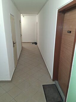 🏡 Atraktivní 2+kk s lodžií v klidné lokalitě Kamýk (Praha 4)
