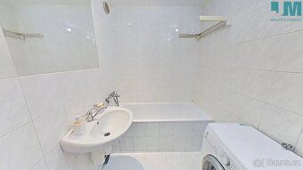 Ev.č. 01924 Nabízíme k pronájmu pěkný, světlý a kompletně vy