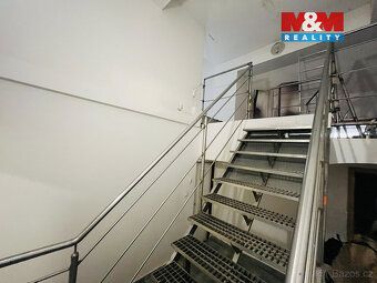 Nabízíme k pronájmu samostatnou kancelář nebo skladovací pro