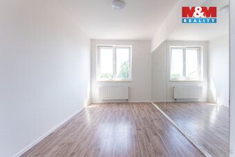 Toužíte po bydlení v klidné lokalitě s kompletní občanskou v