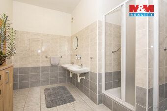 Tento multifunkční objekt o celkové ploše 470 m² se nachází 