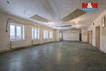 Nabízíme k prodeji jedinečnou nemovitost v centru obce Petro