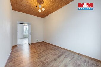 Nabízíme k prodeji velmi prostorný byt 4+1 o užitné ploše 11