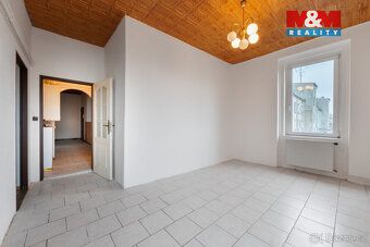 Nabízíme k prodeji velmi prostorný byt 4+1 o užitné ploše 11