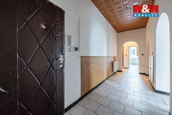 Nabízíme k prodeji velmi prostorný byt 4+1 o užitné ploše 11