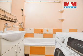 Nabízíme k prodeji prostorný a světlý byt 3+1 o užitné ploše