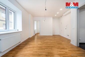 Nabízíme k prodeji moderní a velmi prostorný byt 3+kk o veli
