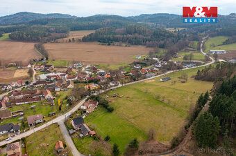 Nabízíme k prodeji pozemek k bydlení, s plochou 901 m² a pod