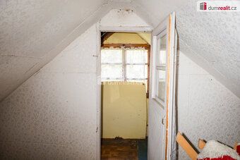 , prodej patrové chaty 2+1, 65 m² na vlastní parcele ve velm