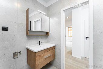 POSLEDNÍ VOLNÝ BYT! Prodej bytu 2kk, 65 m², s parkovacím stá