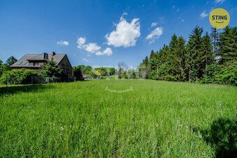 Jedná se o pozemek (1019 m2) v územním plánu vedený jako plo