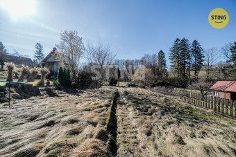 Nabízíme k prodeji slunnou zahradu o celkové výměře 376 m², 