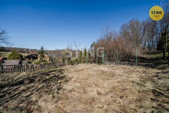 Nabízíme k prodeji slunnou zahradu o celkové výměře 376 m², 