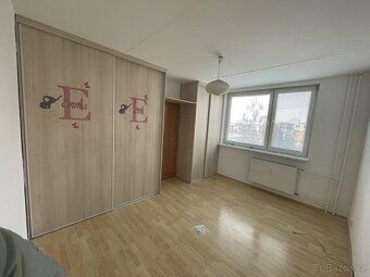 Nabízím k prodeji prostorný, slunný byt 3+1 o velikosti 74 m
