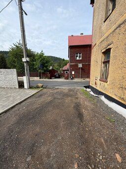 Dobrý den prodám stavební pozemek o výměre 906m2 sítě 10 met