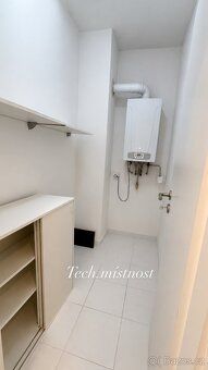 Nabízíme k pronájmu světlý, moderně zařízený a kompletně vyb