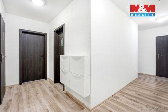 Toužíte po ranní kávě na vlastní zahradě, ale nechcete se st