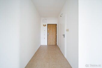 Nabízíme vám v zastoupení majitele zrekonstruovanou bytovou 