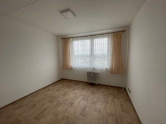 Nabízím k dlouhodobému pronájmu byt 3+1 s balkonem o velikos
