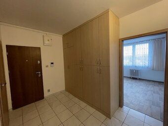 Nabízím k dlouhodobému pronájmu byt 3+1 s balkonem o velikos