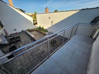 Nabízím k pronájmu slunný byt 2+kk o velikosti 55m2 v centru