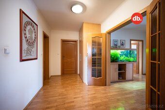 Ev.č. 01468 Nabízíme k prodeji podsklepený dvougenerační rod