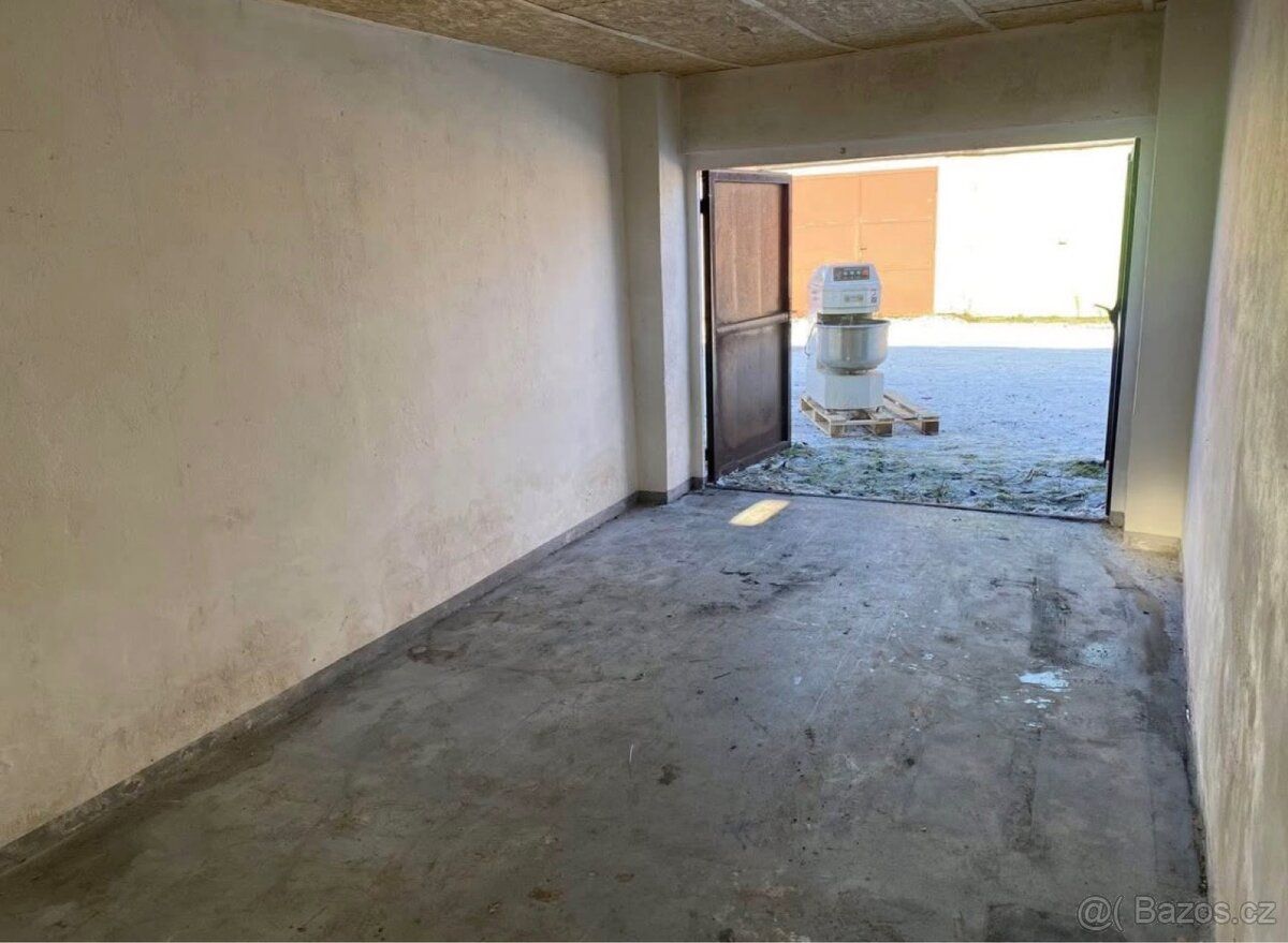 🚗 Pronájem garáže – Pardubice, Popkovice (18 m²) 🚗
Nabízím k