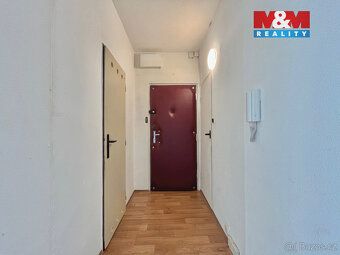 Nabízíme pronájem bytu 2+1 ve čtvrtém patře panelového domu 