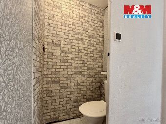 Nabízíme pronájem bytu 2+1 ve čtvrtém patře panelového domu 