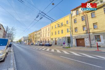 Nabízíme k pronájmu moderní byt o dispozici 1+kk a celkové v