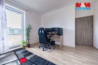 Nabízíme k prodeji prostorný a světlý byt 3+kk o užitné ploš