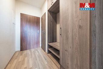 Nabízíme k prodeji prostorný a světlý byt 3+kk o užitné ploš