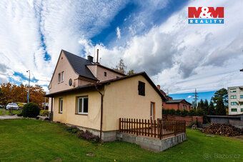 Exkluzivně Vám nabízíme ke koupi dvoupodlažní rodinný dům ve