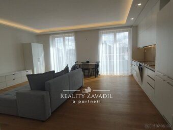 Ev.č. 01261 K pronájmu se nabízí nádherný, kompletně zařízen