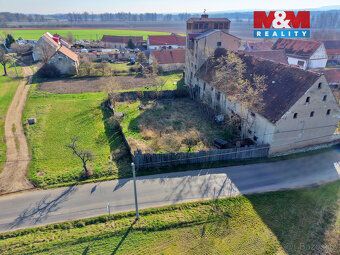 Nabízíme Vám stavební pozemek o výměře cca 755 m² v obci Zál