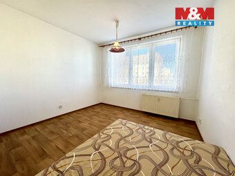 Nabízíme k pronájmu prostorný byt o dispozici 4+1 na sídlišt