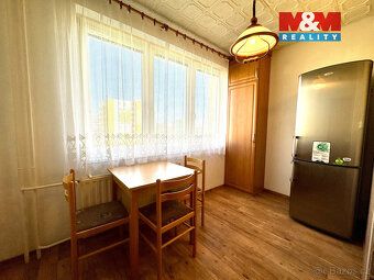 Nabízíme k pronájmu prostorný byt o dispozici 4+1 na sídlišt