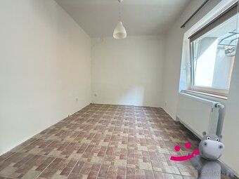 Ev.č. 58839 Nabízíme k pronájmu přízemní rodinný dům o celko