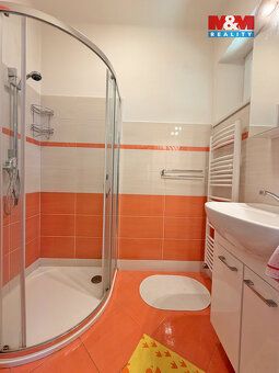 Nabízíme Vám k prodeji rodinný dům o dispozici 4+1 v klidné 