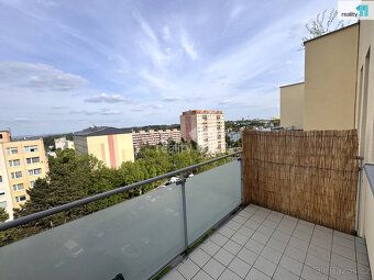 + zálohy na energie a služby 5.200,-Kč/měsíc, elektřina přev