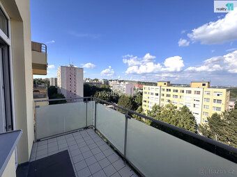 + zálohy na energie a služby 5.200,-Kč/měsíc, elektřina přev