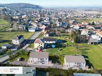 Nabízíme Vám ke koupi moderně řešený mezonetový byt 3+kk o c