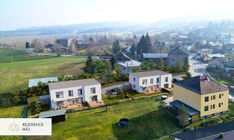 Nabízíme Vám ke koupi moderně řešený byt 4+kk o celkové výmě