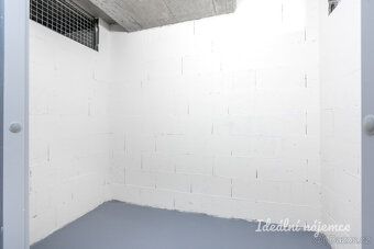 K dlouhodobému podnájmu nabízíme moderní byt 1+kk v klidné č