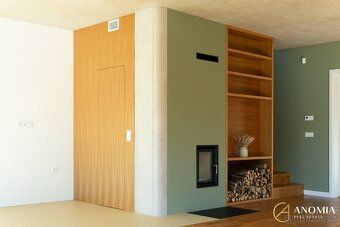 Ev.č. 00510 REZERVOVÁNO
Nabízíme pasivní rodinný dům 6+kk v 