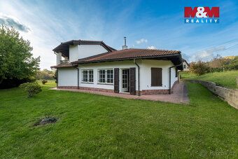 Hledáte výjimečné bydlení s duší a prostorem? Tato unikátní 