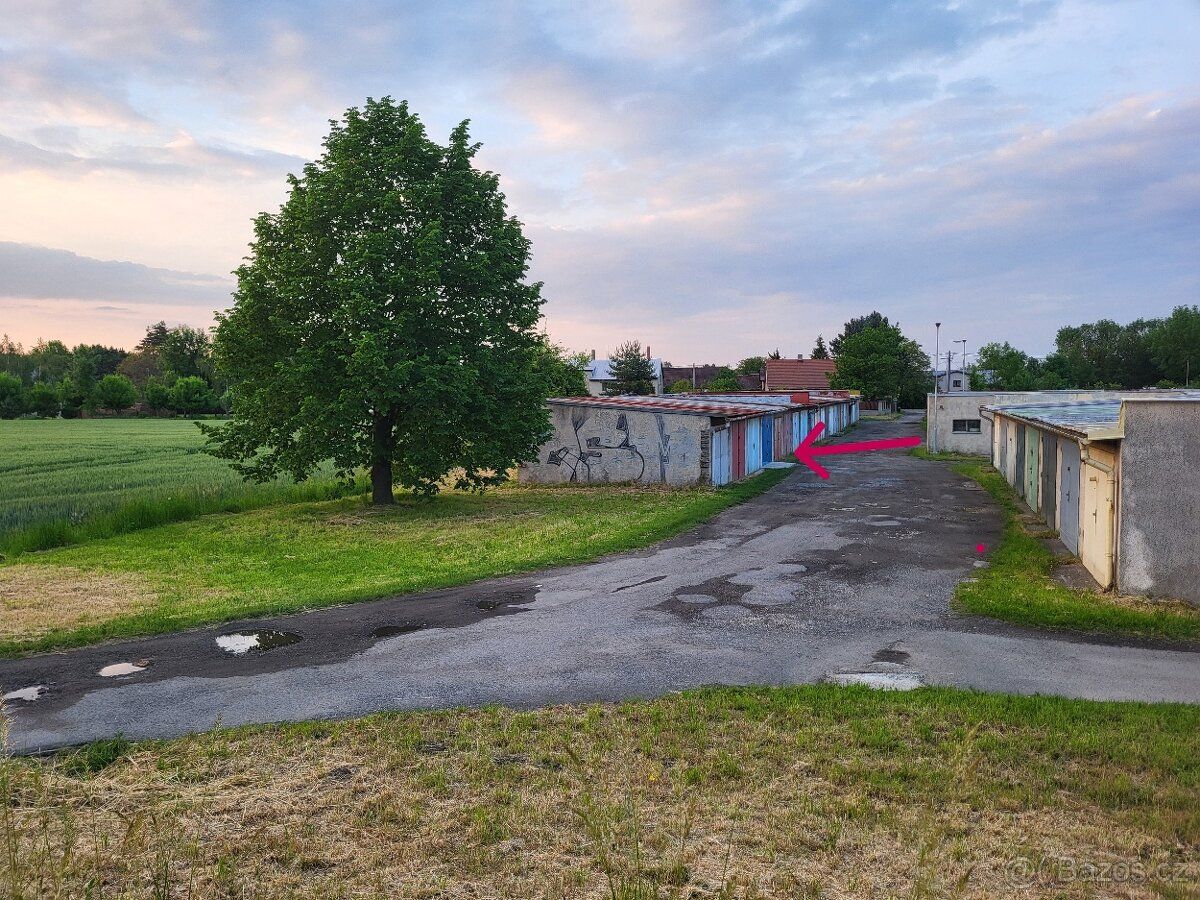 - areál garáží „na Kmínku“, Matiční ulice - nadstandardně pr