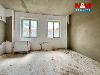 Nabízíme k prodeji nájemní dům v centru Broumova na pozemku 